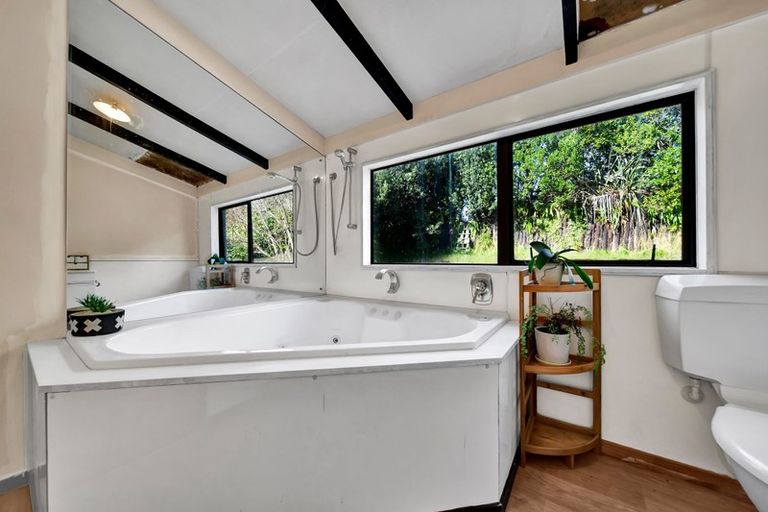 Photo of property in 31 Herekawe Drive, Spotswood, New Plymouth, 4310