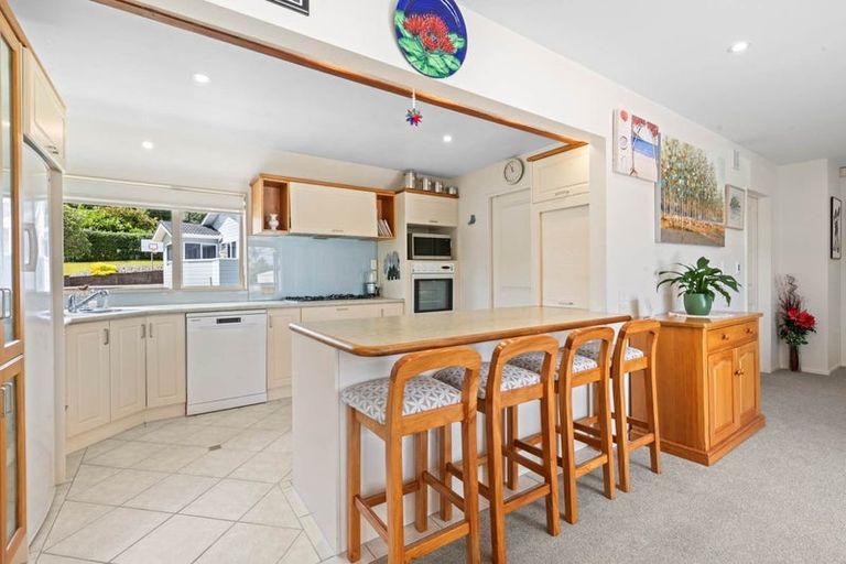 Photo of property in 13a Marellen Drive, Red Beach, 0932