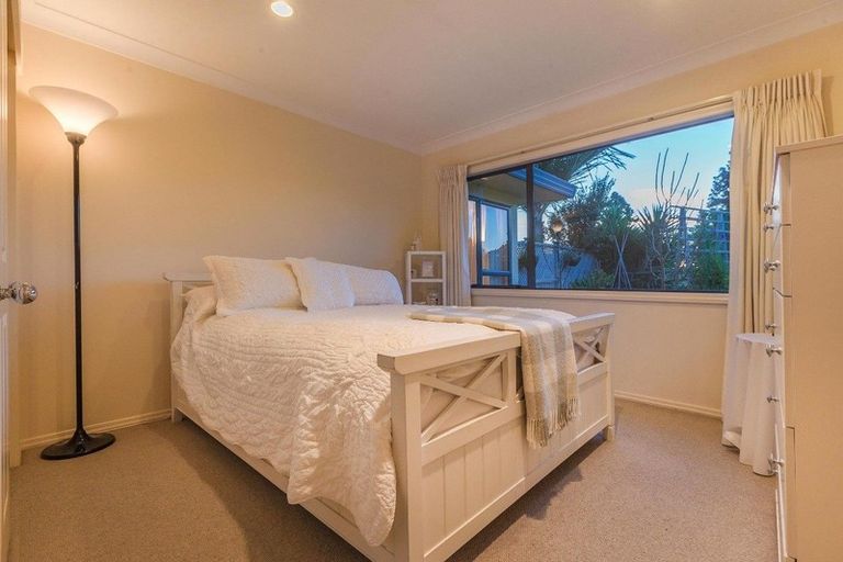 Photo of property in 62 Keywella Drive, Conifer Grove, Takanini, 2112