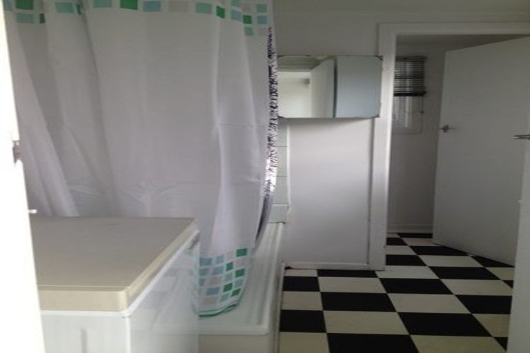 Photo of property in 7a Hawker Street, Mount Victoria, Wellington, 6011