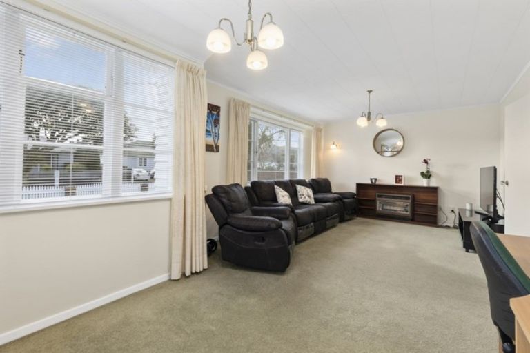 Photo of property in 28 Pilcher Crescent, Naenae, Lower Hutt, 5011