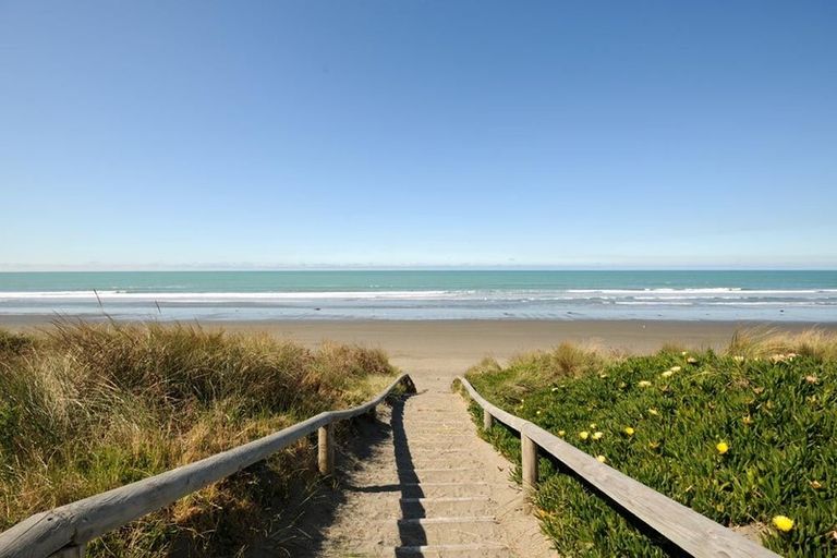 Photo of property in 14 Stout Street, Waimairi Beach, Christchurch, 8083