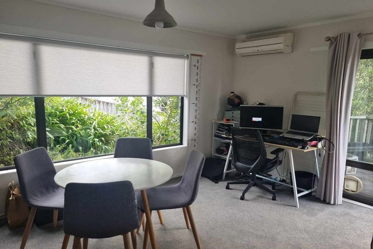 Photo of property in 28 Rhine Street, Island Bay, Wellington, 6023