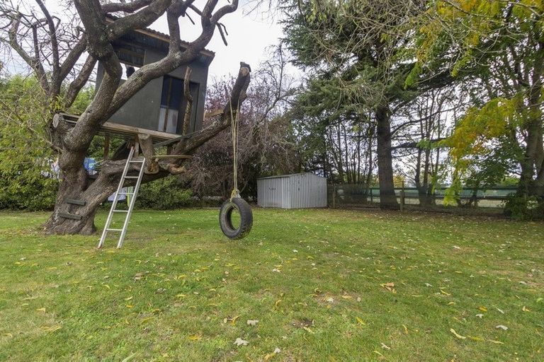 Photo of property in 16 Round Hill Road, Reidston, Oamaru, 9492