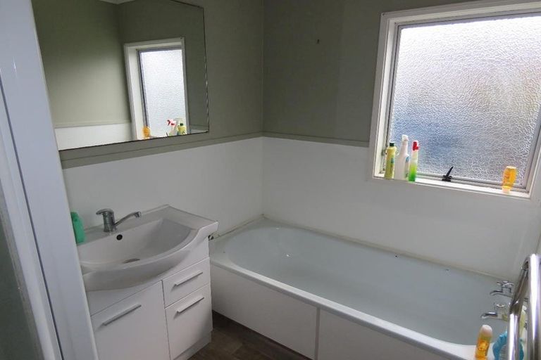 Photo of property in 2 Hinau Street, Pukehangi, Rotorua, 3015