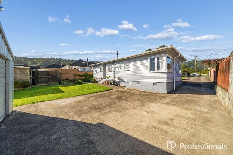 Photo of property in 8 Chittick Street, Stokes Valley, Lower Hutt, 5019