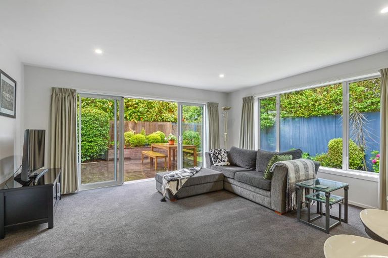 Photo of property in 1/12 Beatrice Place, Avonhead, Christchurch, 8042