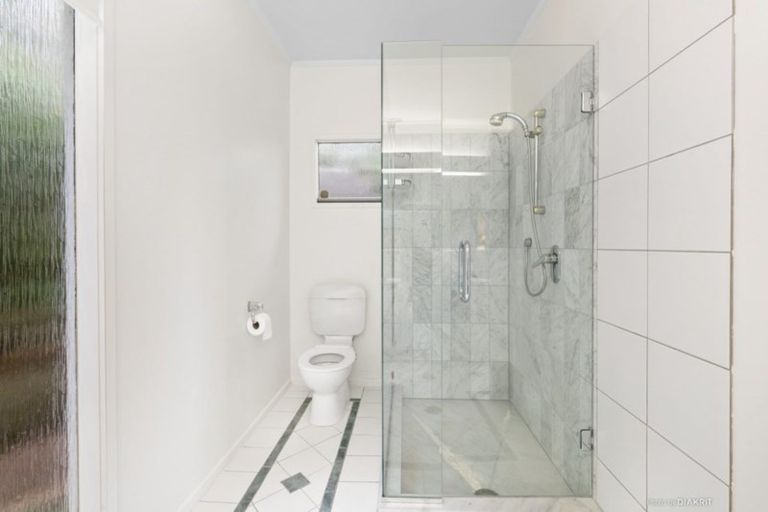 Photo of property in 3 Homewood Avenue, Karori, Wellington, 6012