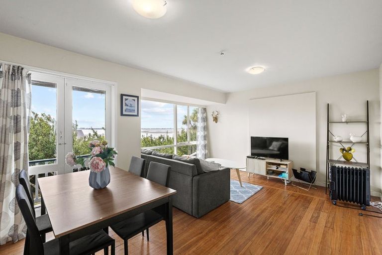 Photo of property in 7 Rangatira Terrace, Mount Pleasant, Christchurch, 8081