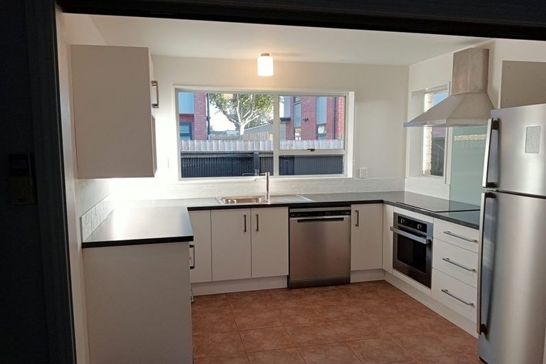 Photo of property in 2/39 Waimairi Road, Upper Riccarton, Christchurch, 8041