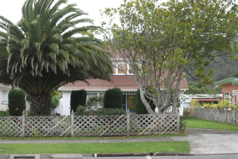 Photo of property in 73 Glen Road, Stokes Valley, Lower Hutt, 5019