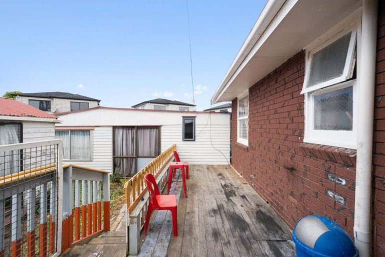 Photo of property in 15 Kambalda Street, Mangere Bridge, Auckland, 2022
