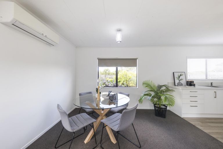 Photo of property in 19 Leander Place, Milson, Palmerston North, 4414