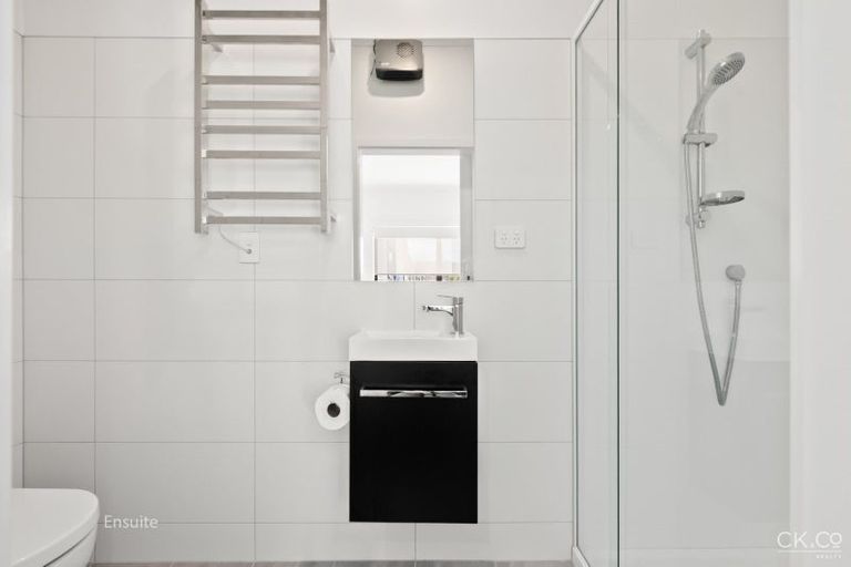 Photo of property in 1/51 Kings Crescent, Hutt Central, Lower Hutt, 5010