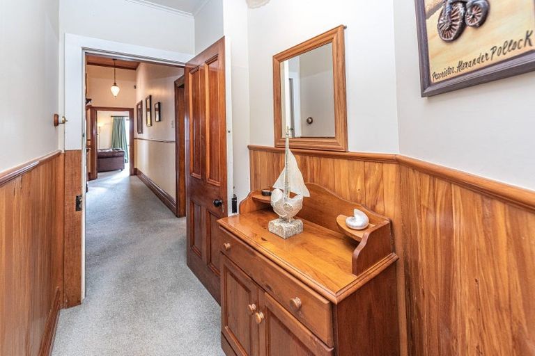 Photo of property in 17 Portal Street, Durie Hill, Whanganui, 4500