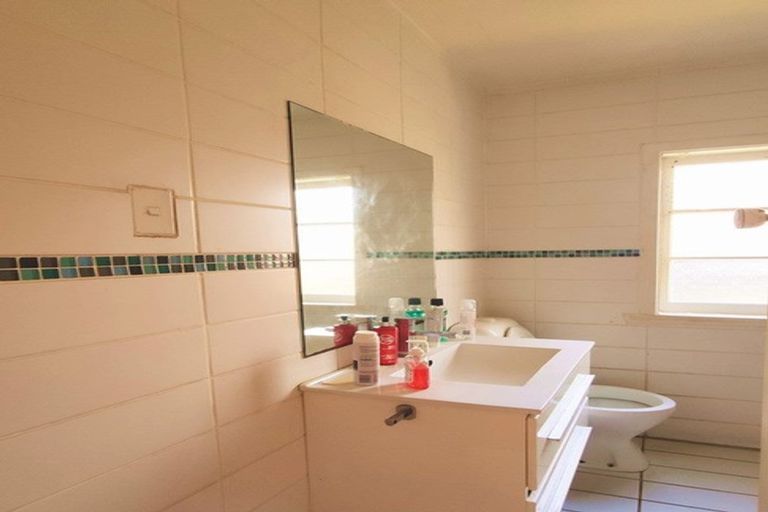 Photo of property in 21 Esmonde Road, Takapuna, Auckland, 0622