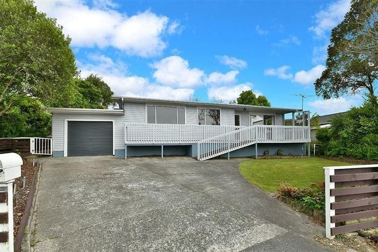 Photo of property in 24 Albatross Road, Red Beach, 0932