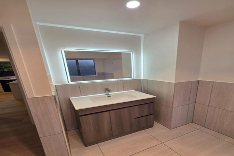 Photo of property in 18 Justamere Place, Weymouth, Auckland, 2103