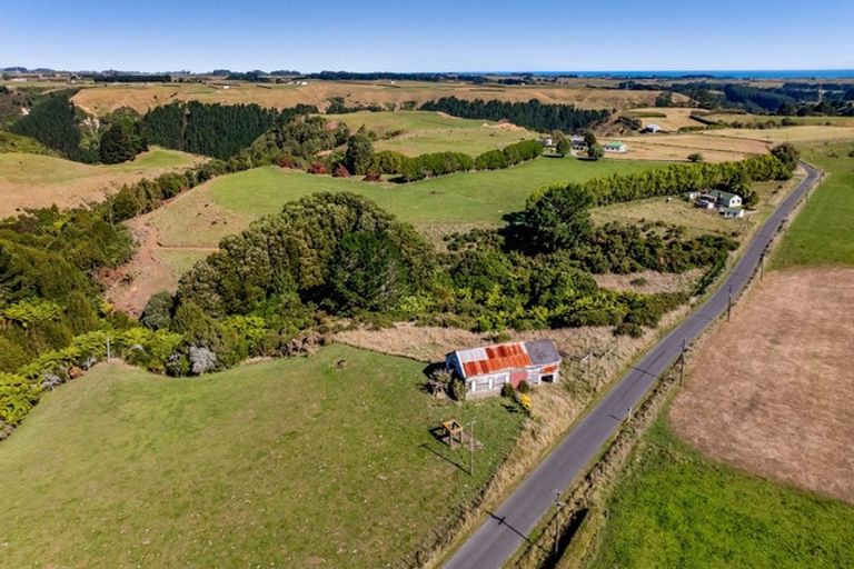 Photo of property in 442 Ingahape Road, Manutahi, Hawera, 4672
