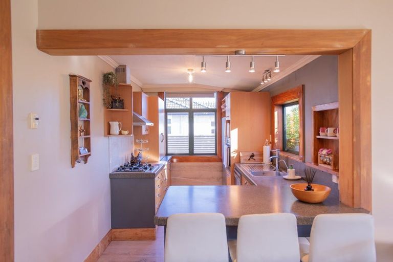 Photo of property in 18 Albert Street, Winton, 9720