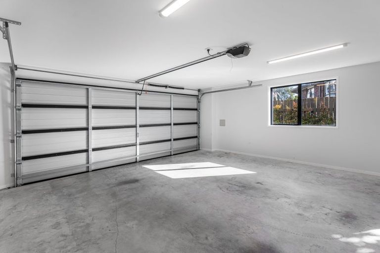 Photo of property in 12a Rene Place, Sunnyhills, Auckland, 2010