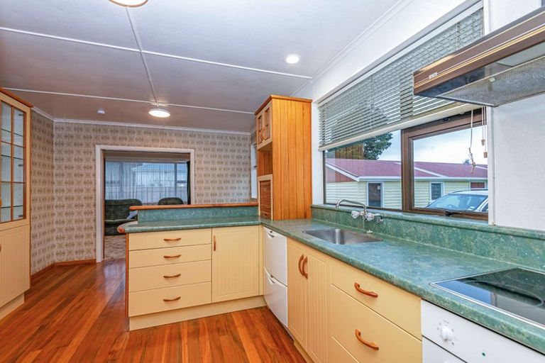 Photo of property in 28 Ormond Street, Woodville, 4920