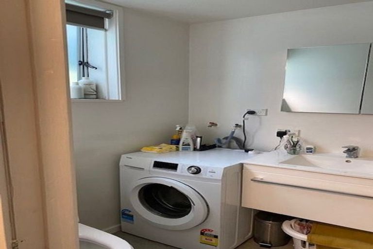 Photo of property in 12 Harland Street, Brooklyn, Wellington, 6021