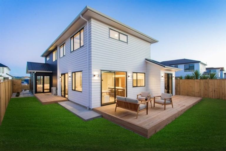 Photo of property in 30 Bella Vista Drive, Gulf Harbour, Whangaparaoa, 0930
