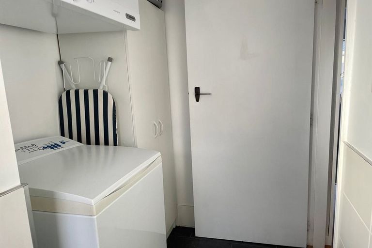 Photo of property in 2/6 Overtoun Terrace, Hataitai, Wellington, 6021