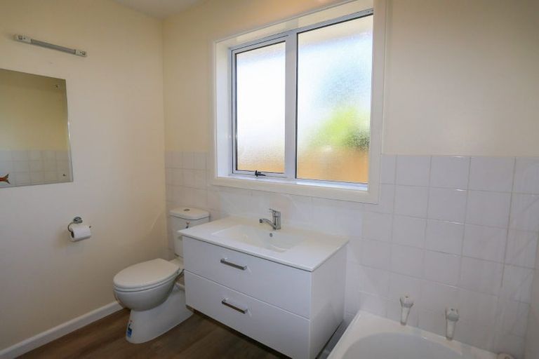 Photo of property in 26 Coniston Avenue, Ilam, Christchurch, 8041