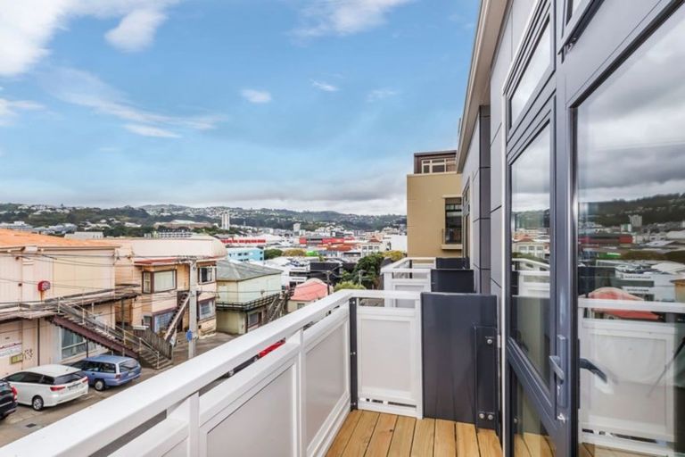 Photo of property in Pirie Street Townhouses, 12/35 Pirie Street, Mount Victoria, Wellington, 6011