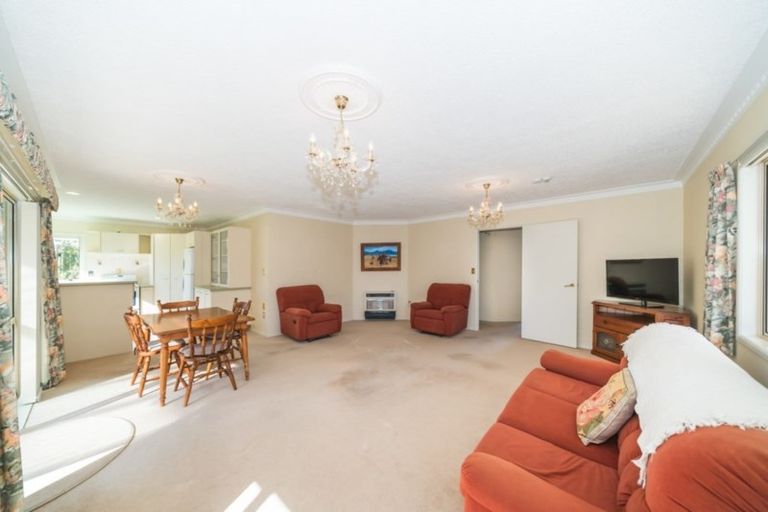 Photo of property in 8 Shakespeare Way, Kelvin Grove, Palmerston North, 4414