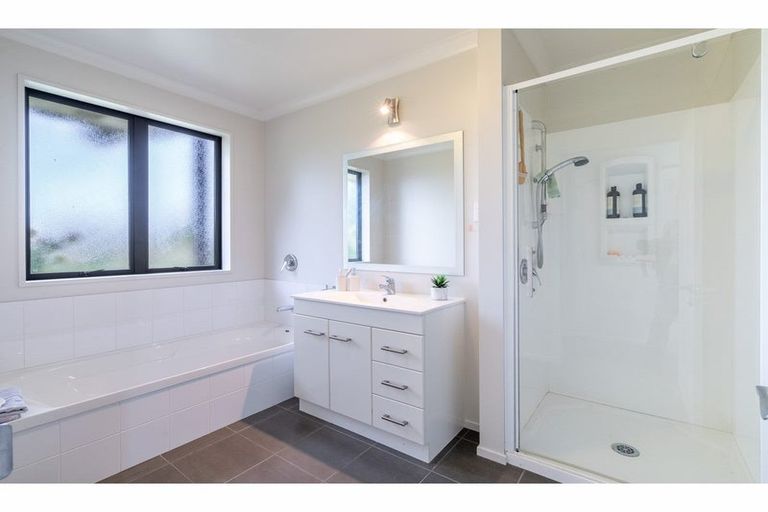 Photo of property in 180 Helena Road, Makarewa, Invercargill, 9876