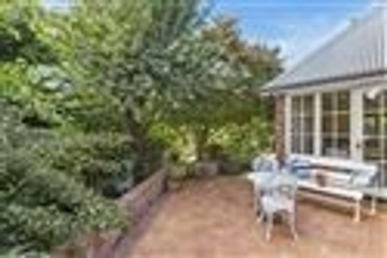 Photo of property in 12 Makora Street, Fendalton, Christchurch, 8041