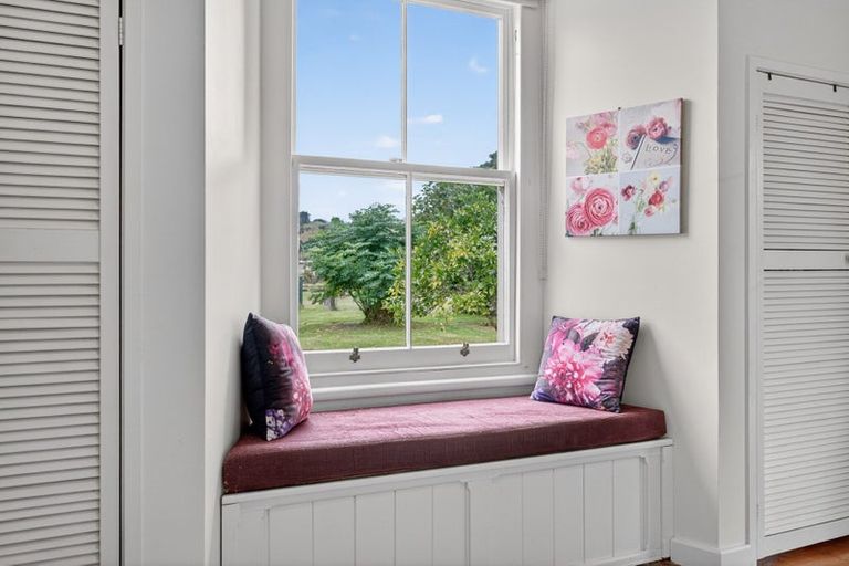 Photo of property in 32 Franklin Road, Paparoa, 0571