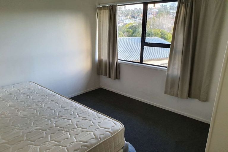 Photo of property in 121 Athena Drive, Totara Vale, Auckland, 0629