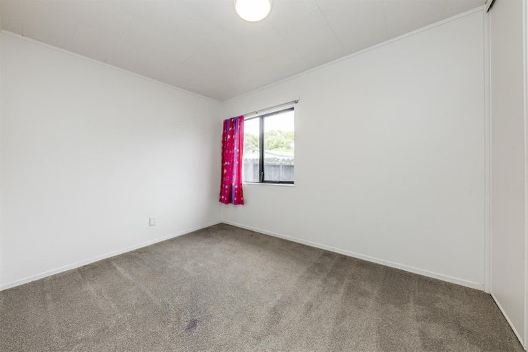 Photo of property in 3/13 Kirklow Place, Goodwood Heights, Auckland, 2105