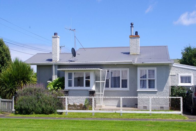 Photo of property in 28 Napier Street, Opunake, 4616