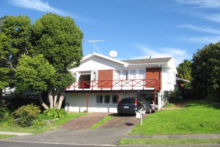 Photo of property in 6 Paulange Place, Pakuranga Heights, Auckland, 2010
