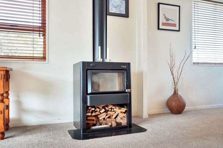 Photo of property in 28 Andes Avenue, Mangere Bridge, Auckland, 2022