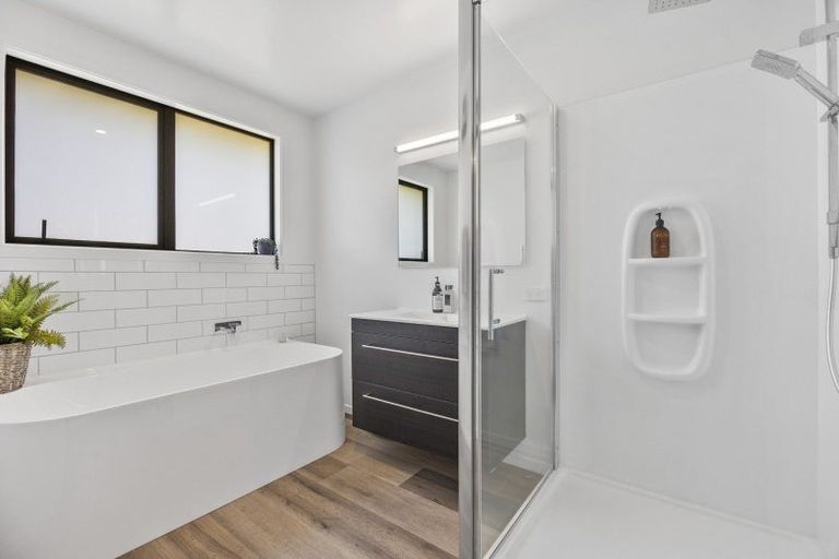 Photo of property in 8 Three Kings Court, Outram, 9019