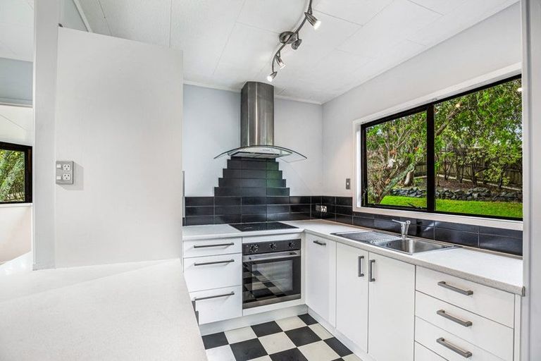 Photo of property in 14 Clearview Heights, Ranui, Auckland, 0612