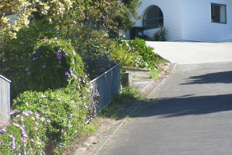 Photo of property in 16 Arosa Place, Forrest Hill, Auckland, 0620