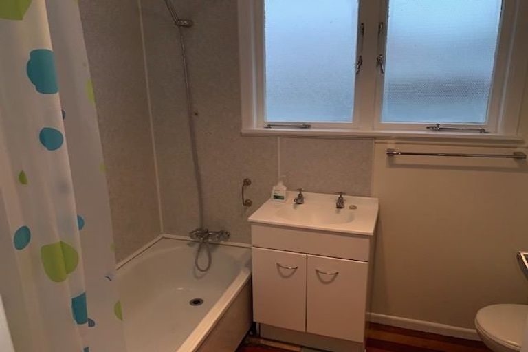 Photo of property in 28 Nevada Road, Silverdale, Hamilton, 3216