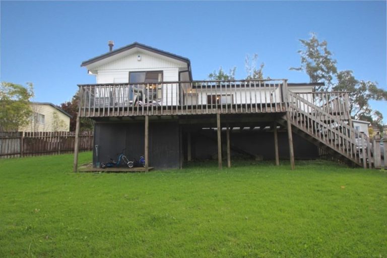 Photo of property in 25 Virgo Place, Glen Eden, Auckland, 0602