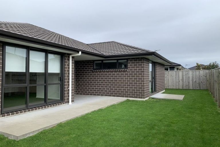 Photo of property in 8 Tapuhikura Street, Waikanae, 5036