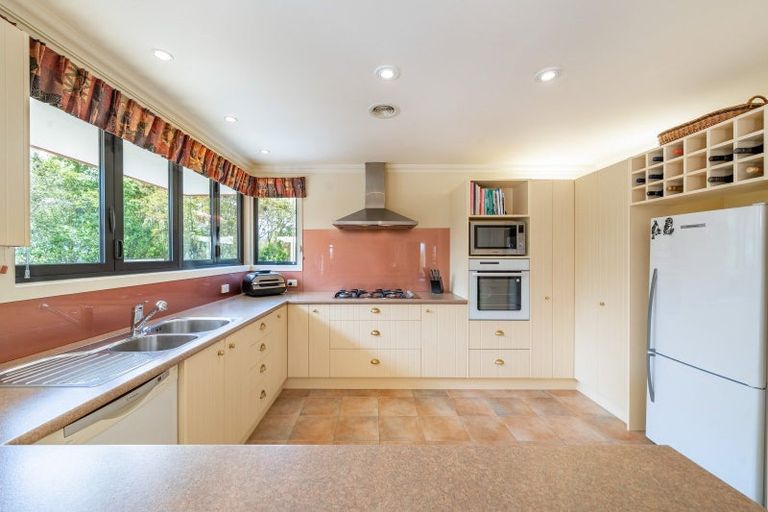 Photo of property in 9 Marua Palm Grove, Timberlea, Upper Hutt, 5018