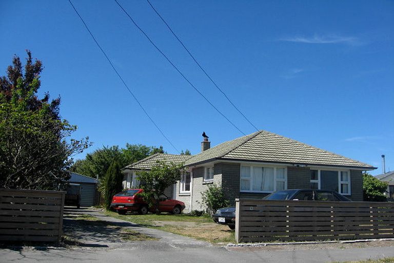 Photo of property in 1 Vivian Street, Burwood, Christchurch, 8083