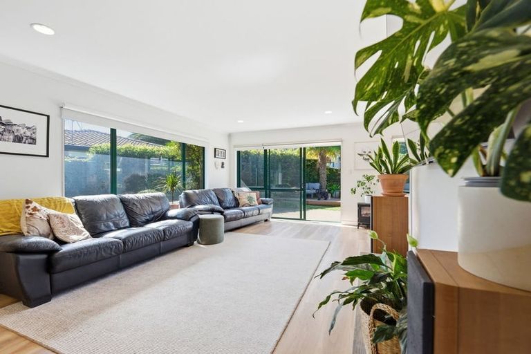 Photo of property in 36 Webb Place, Papamoa Beach, Papamoa, 3118