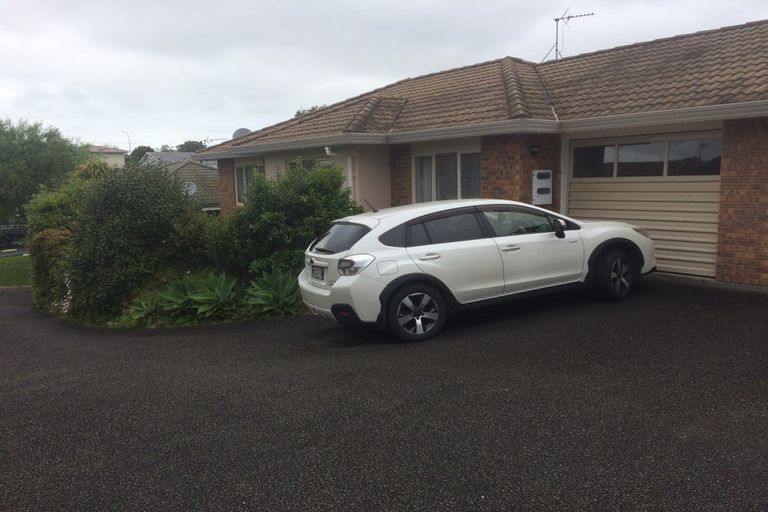 Photo of property in 9/43 Fruitvale Road, New Lynn, Auckland, 0600